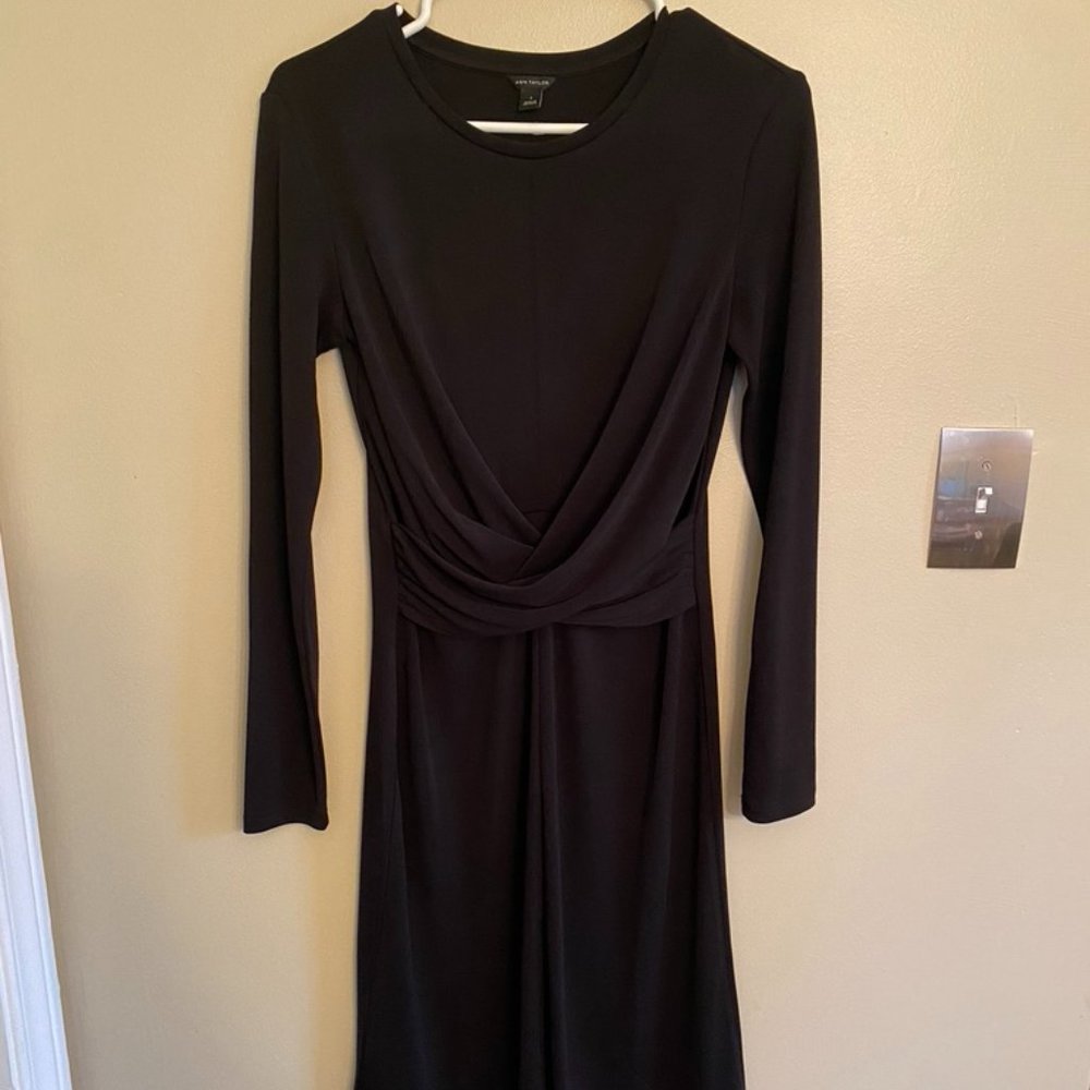 Ann Taylor Long Sleeve Dress with Front Drape Detail (Size 2)
